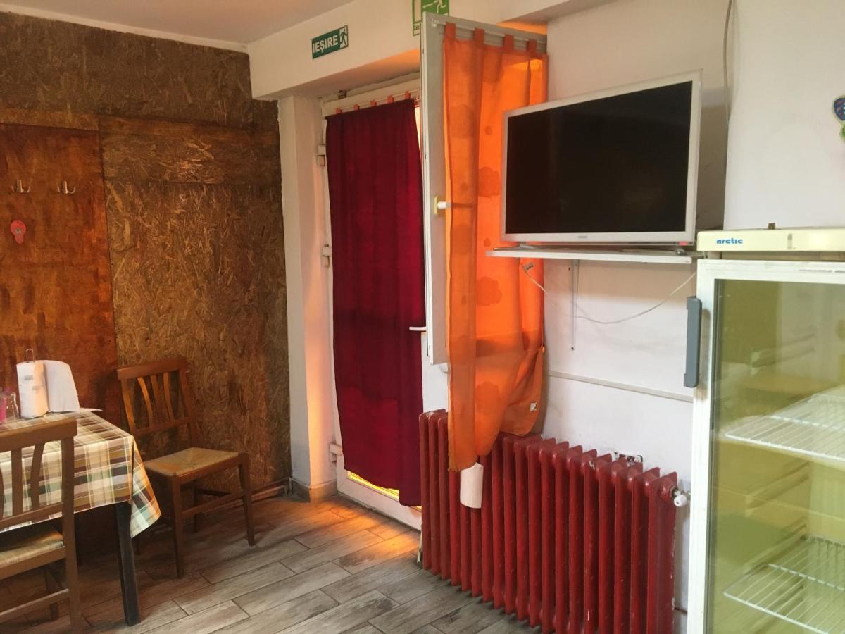 Casa Roz Hostel Cluj-Napoca Buitenkant foto