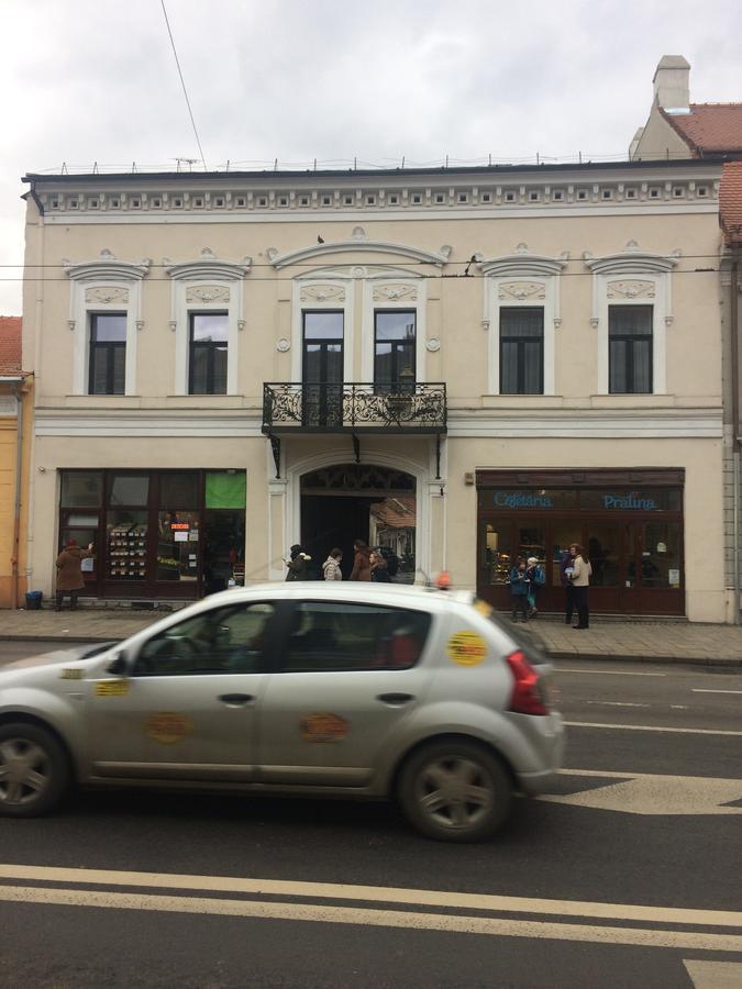 Casa Roz Hostel Cluj-Napoca Buitenkant foto