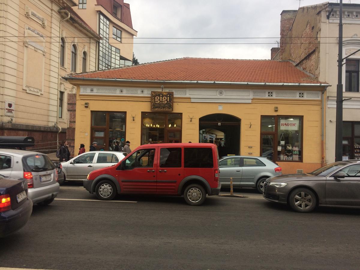 Casa Roz Hostel Cluj-Napoca Buitenkant foto