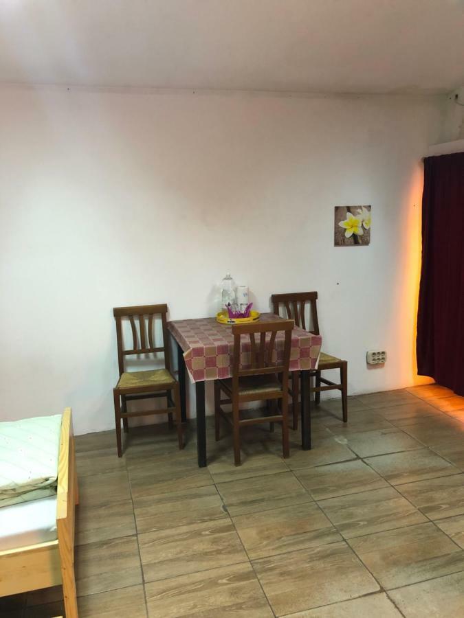 Casa Roz Hostel Cluj-Napoca Buitenkant foto